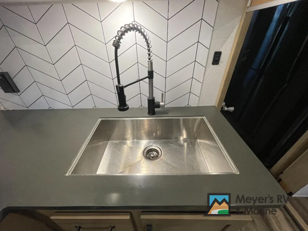 2023 Keystone Raptor 362, Photos photo 17