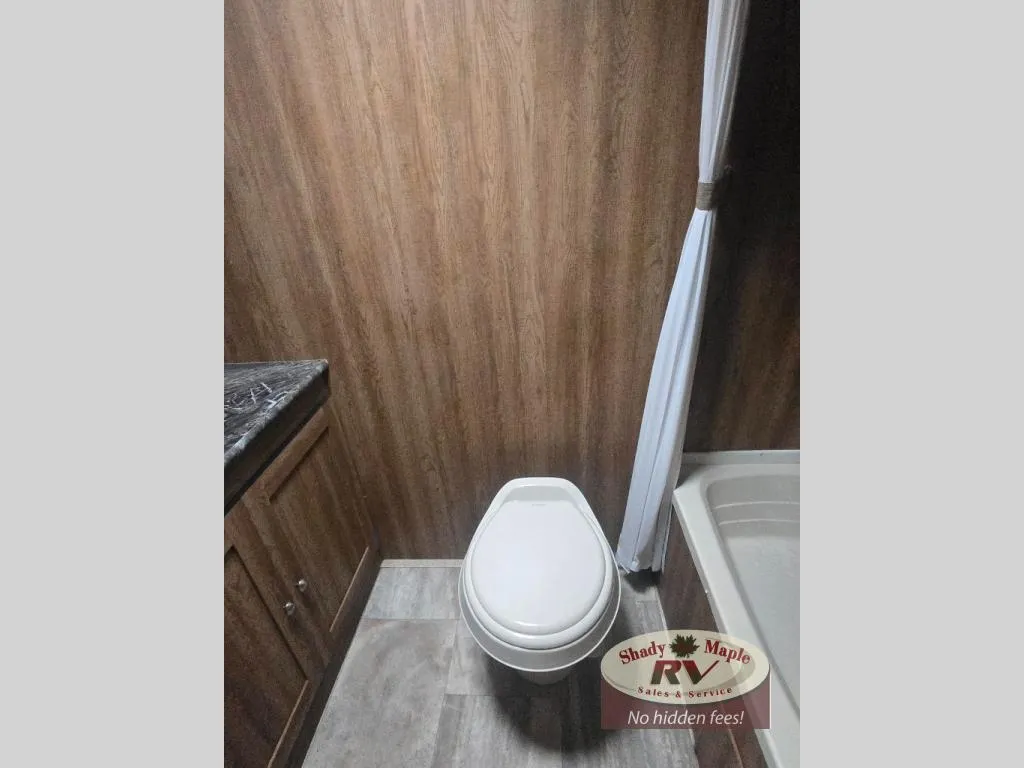 2017 Keystone RV Summerland Mini 1700FQ - Photo 3