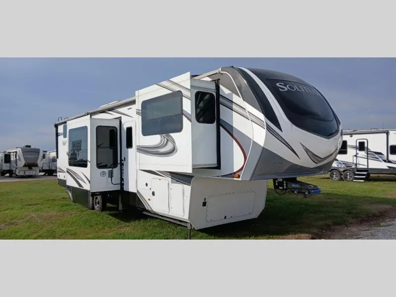 2023 Grand Design Solitude 382WB - Photo 2