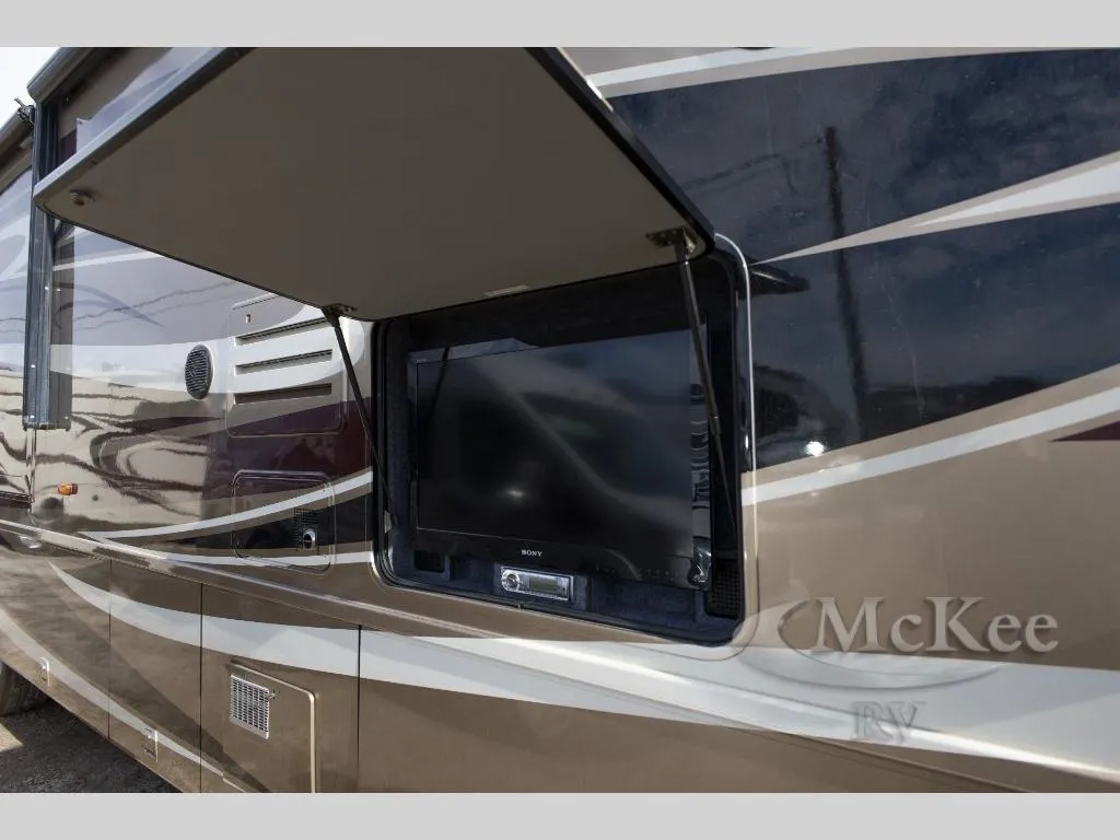 2013 Newmar Canyon Star 3920 - Photo 4