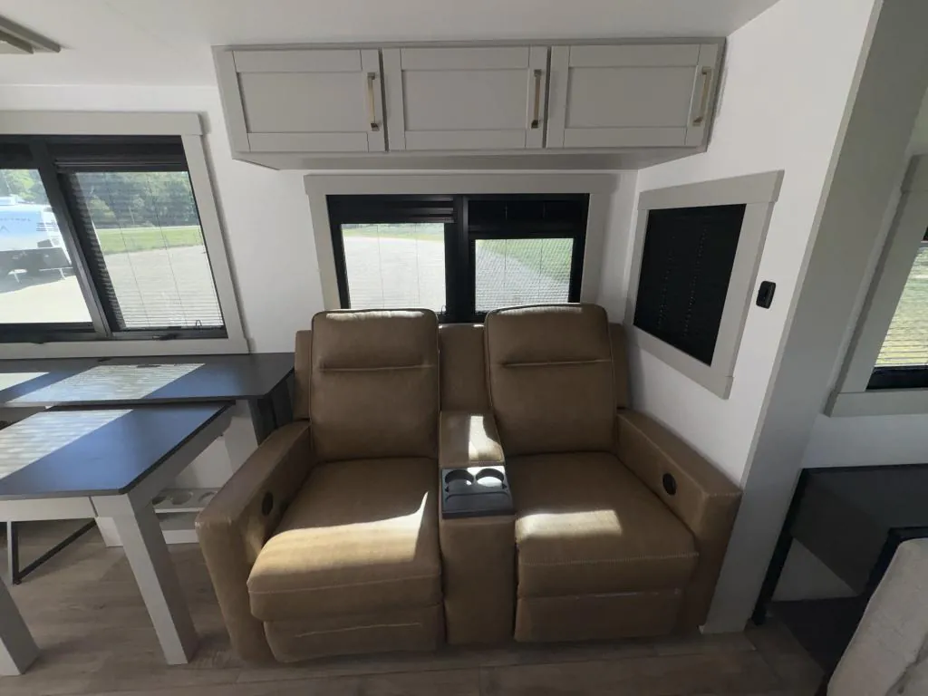 2026 Brinkley Model Z 3100, Photos photo 24