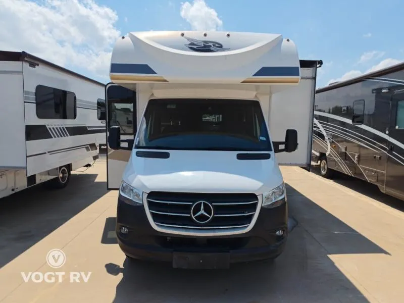 2024 Jayco Melbourne 24L - Photo 3