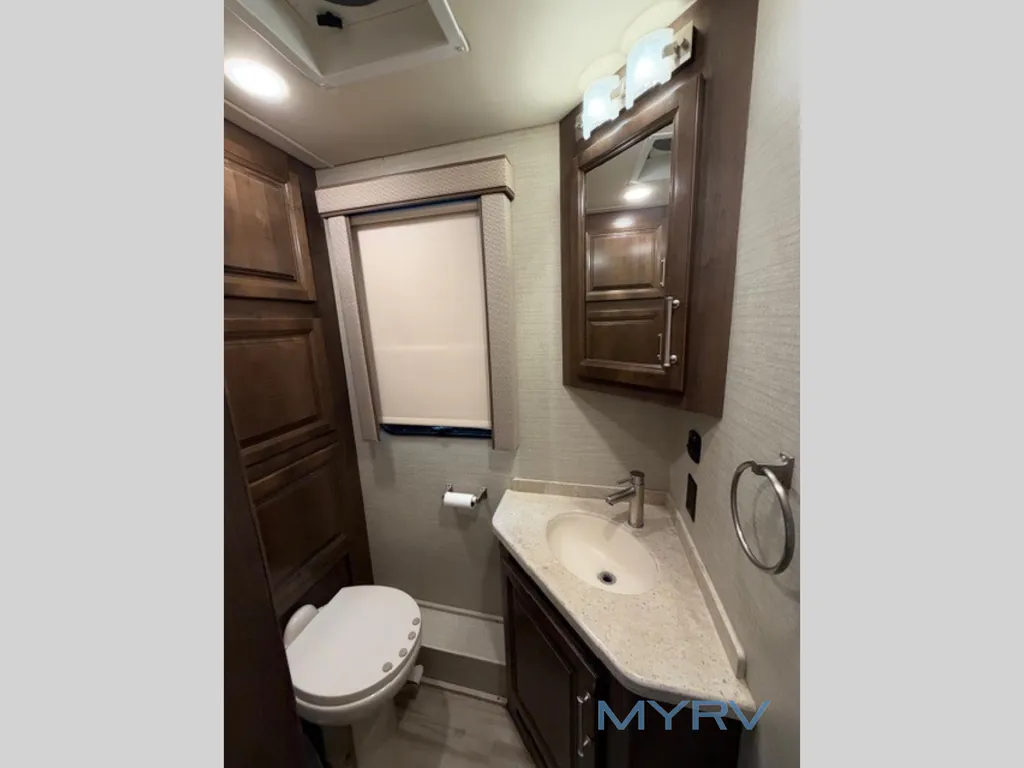 2019 Entegra Coach Emblem 36U, Photos photo 36