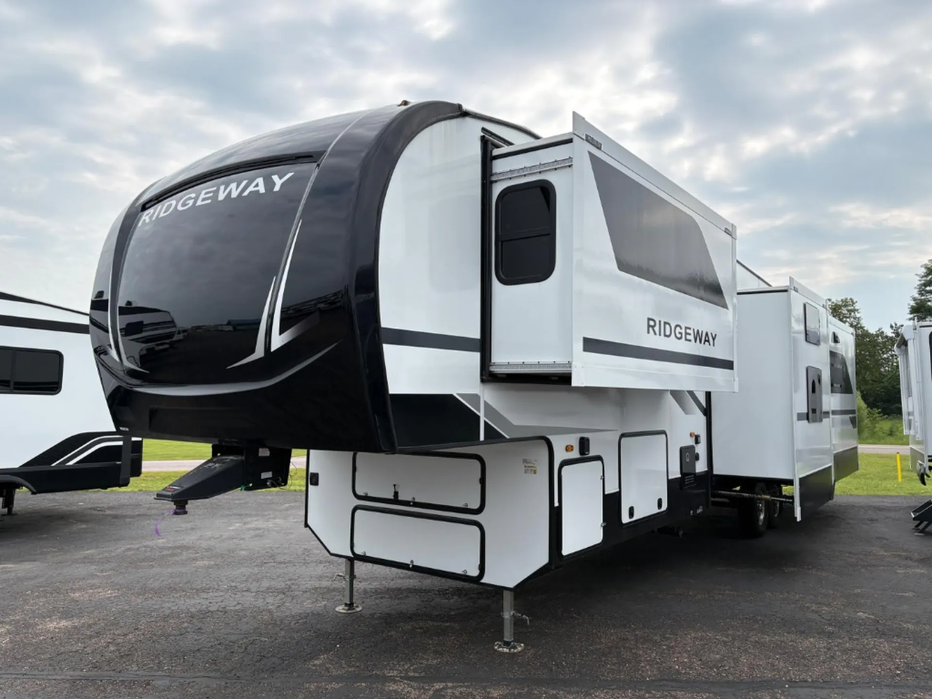 2026 K-Z Ridgeway 36MB - Photo 4