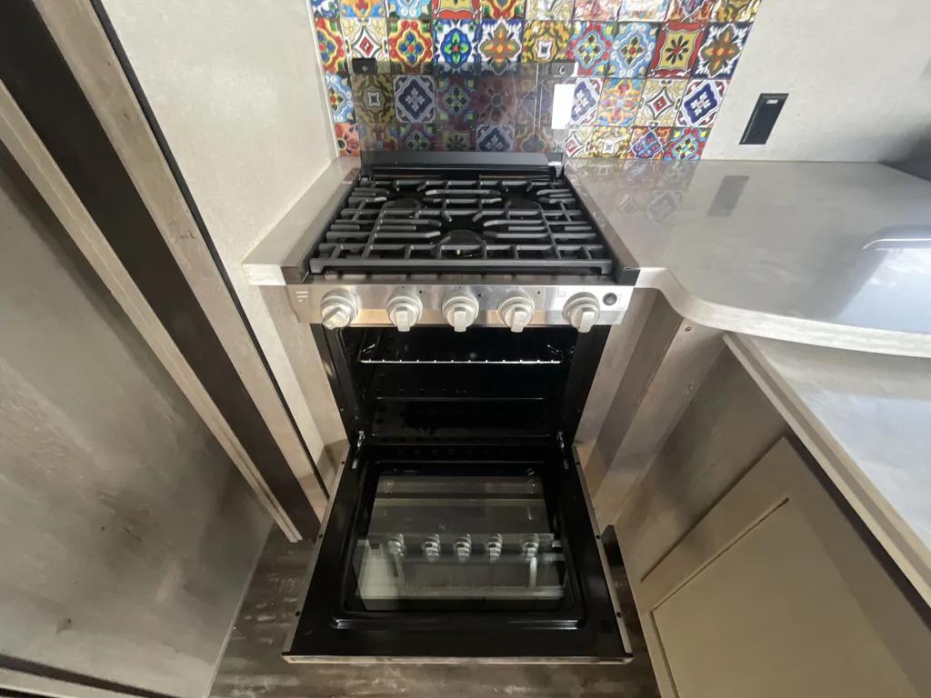 2021 Keystone Raptor 413, Photos photo 11