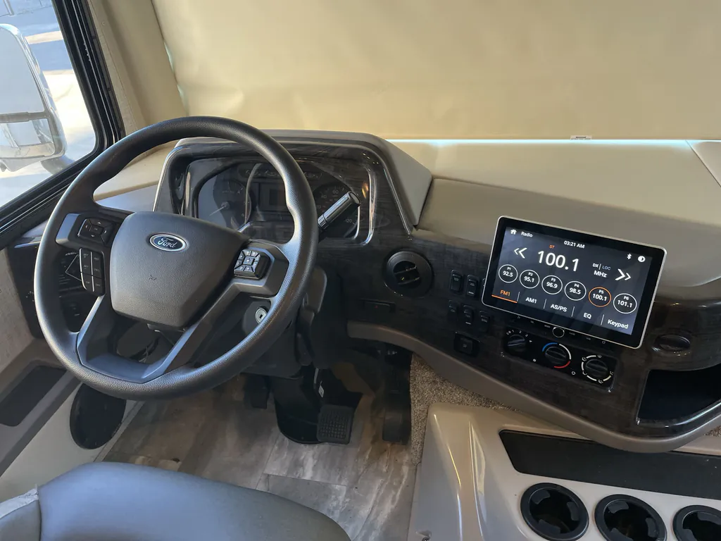 2023 Thor Motor Coach Challenger 35MQ, Photos photo 20