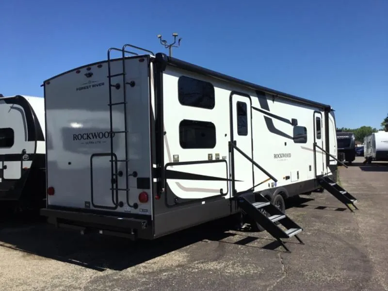 2027 Forest River Rockwood Ultra Lite 2706BH - Photo 4