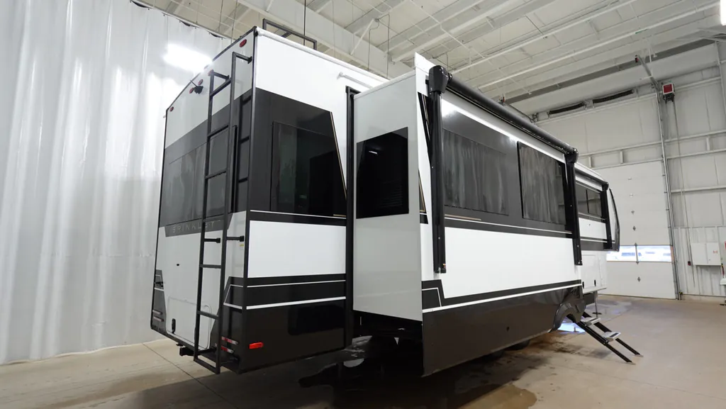 2026 Brinkley Model Z 3600, Photos photo 7