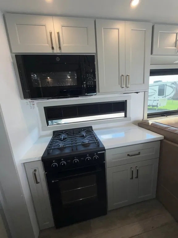 2025 Brinkley Model G 3970, Photos photo 18