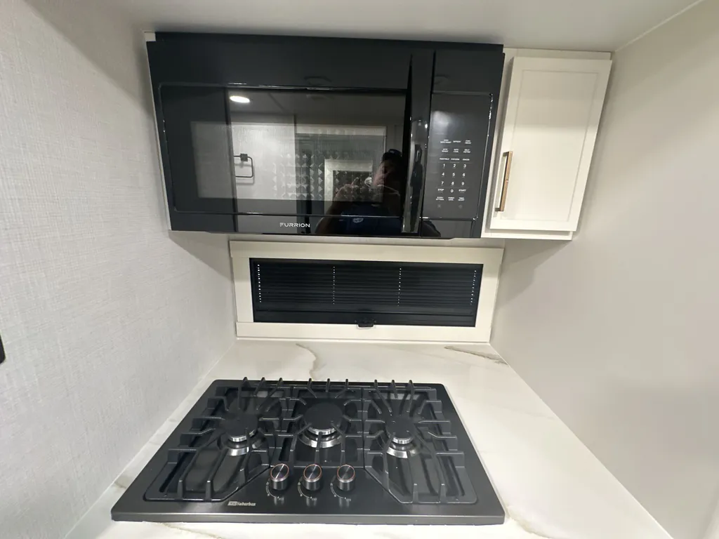 2026 Brinkley Model I 235, Photos photo 4