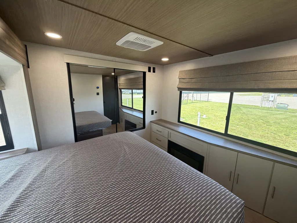 2027 Forest River Vibe 3400SB, Photos photo 16