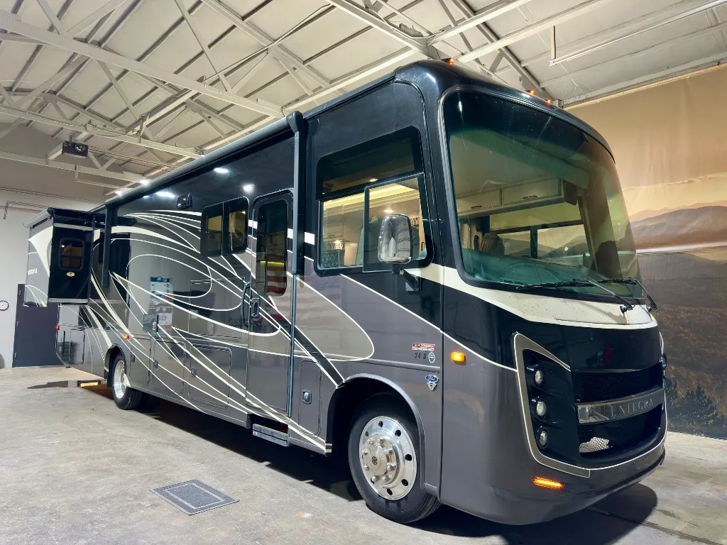 2021 Entegra Coach Vision XL 34B - Photo 2