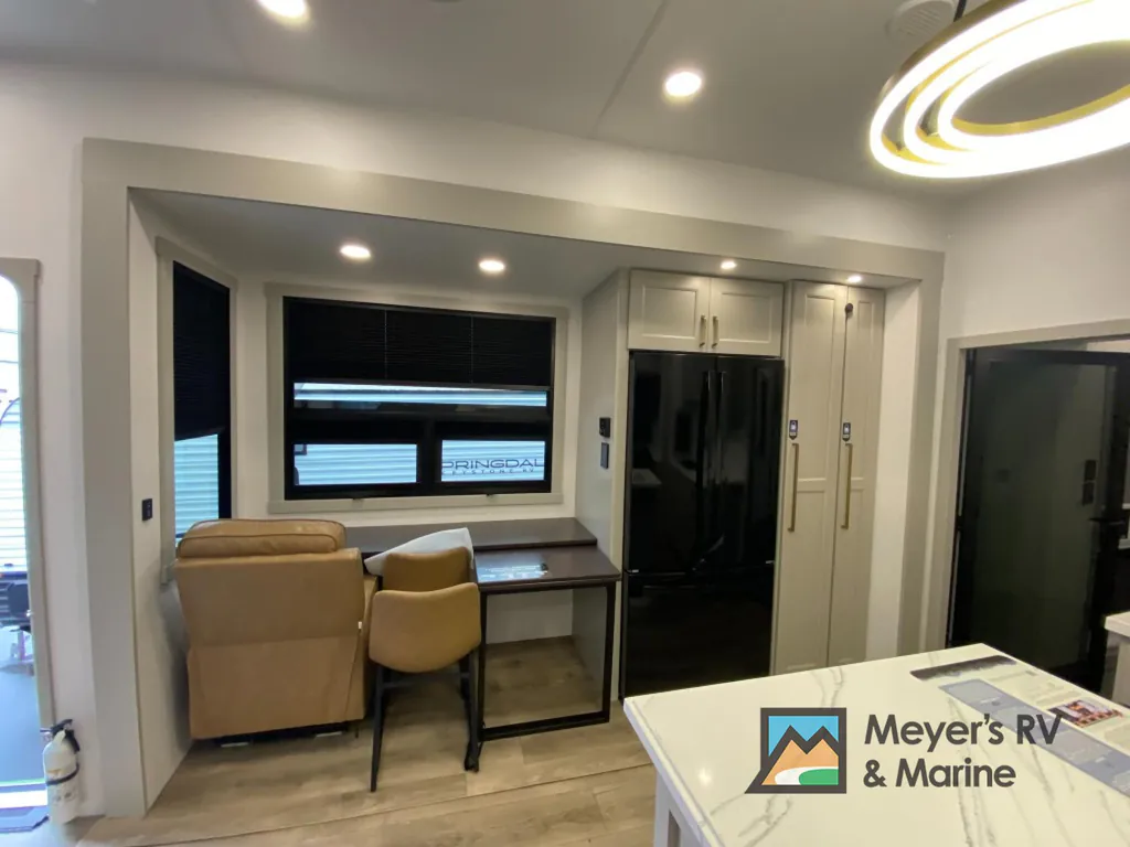 2026 Brinkley Model G 3950, Photos photo 9