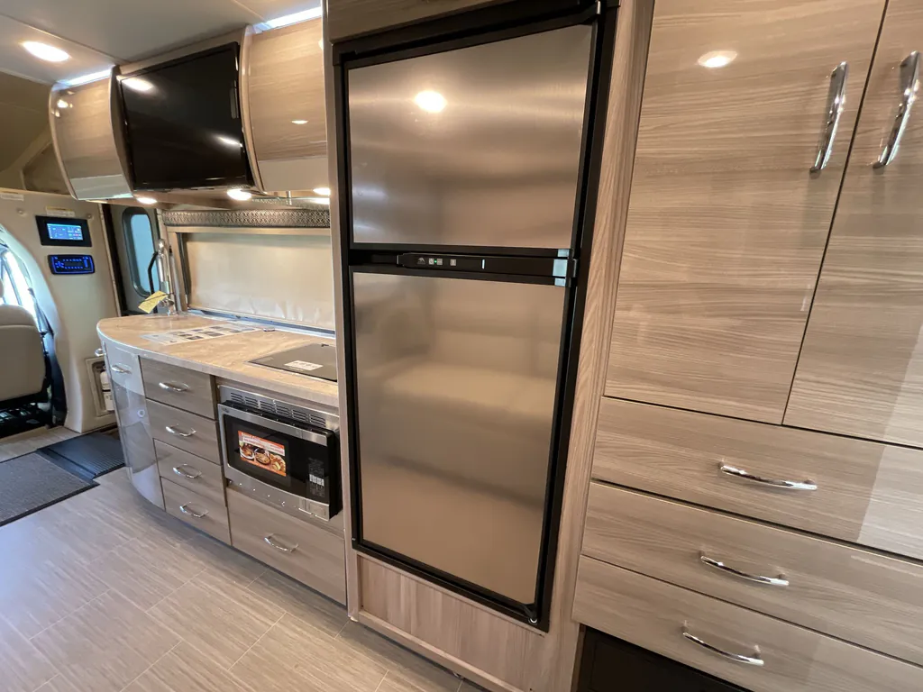 2023 Thor Motor Coach Tiburon 24FB, Photos photo 17