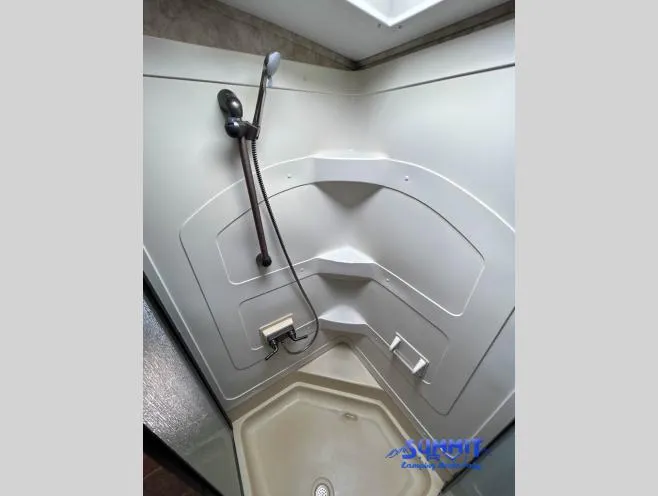 2011 Keystone RV Montana Used    3580 RL - Photo 2