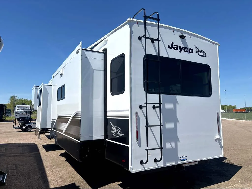 2026 Jayco Eagle 355MBQS - Photo 4