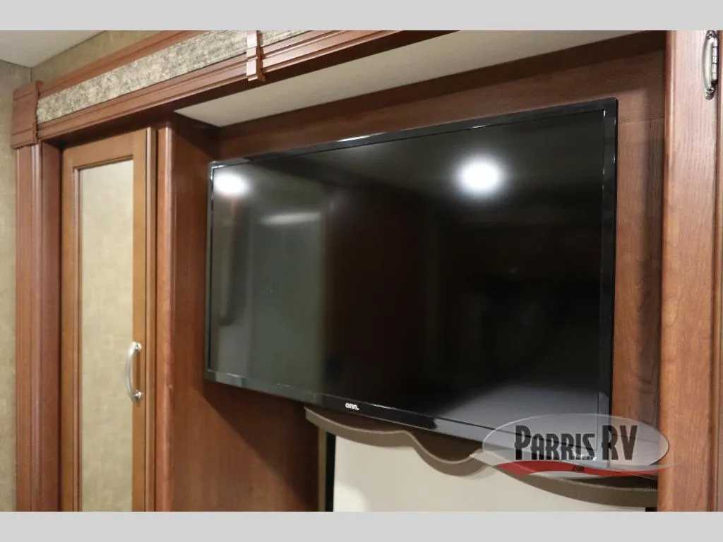 2015 Thor Motor Coach Four Winds Super C 35SF - Photo 4