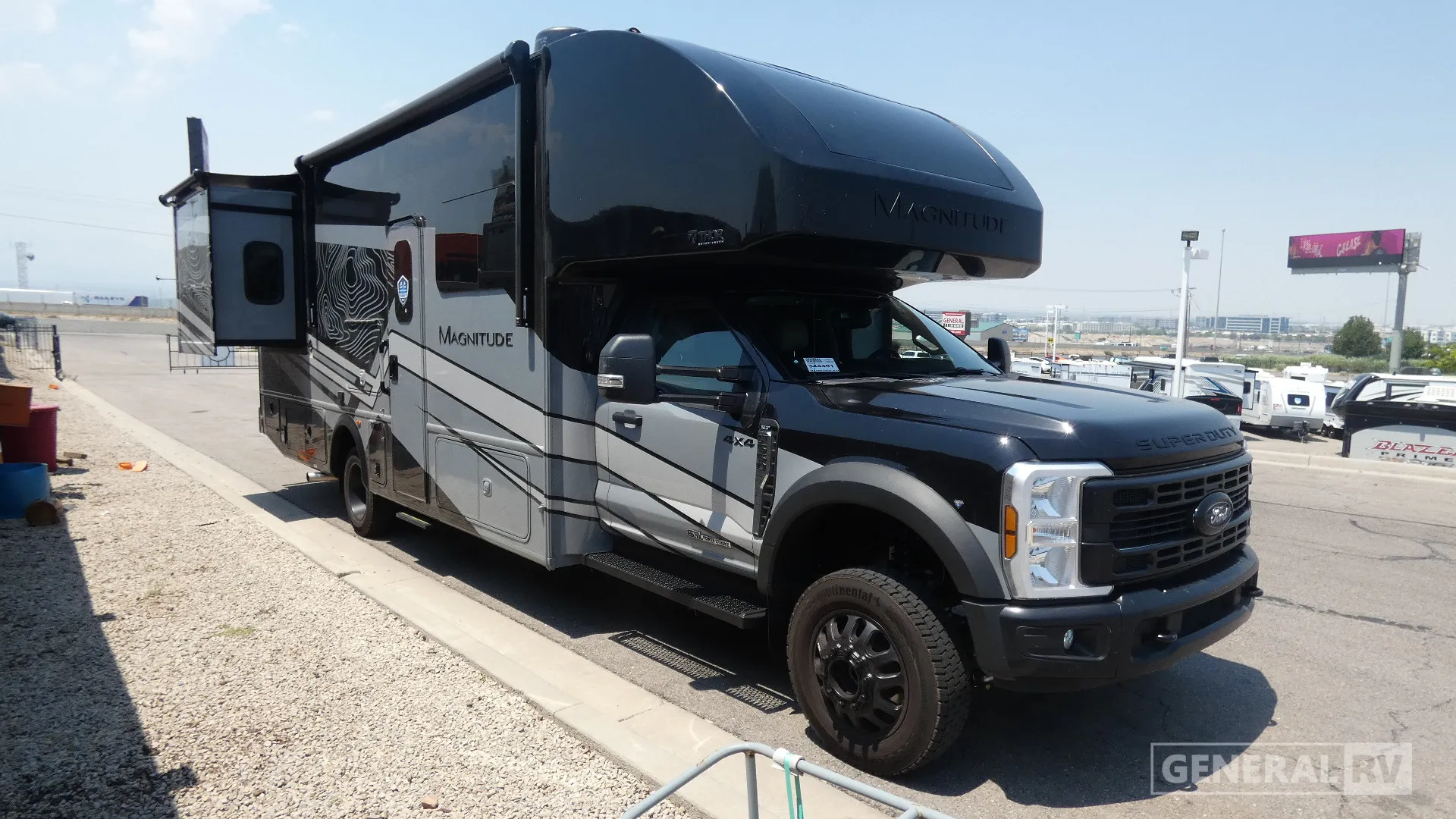 2027 Thor Motor Coach Magnitude Grand X32 - Photo 2