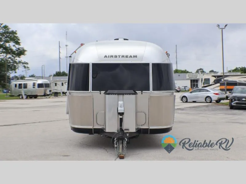 2019 Airstream Classic 33FB - Photo 3