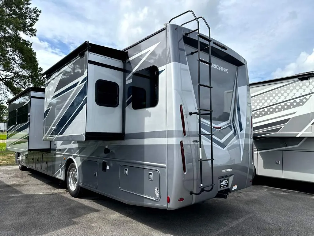 2027 Thor Motor Coach Hurricane 36H - Photo 4