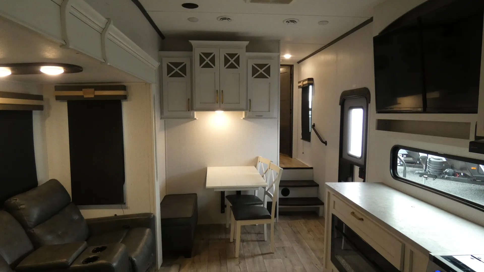 2022 Dutchmen Astoria 2942BHF - Photo 3