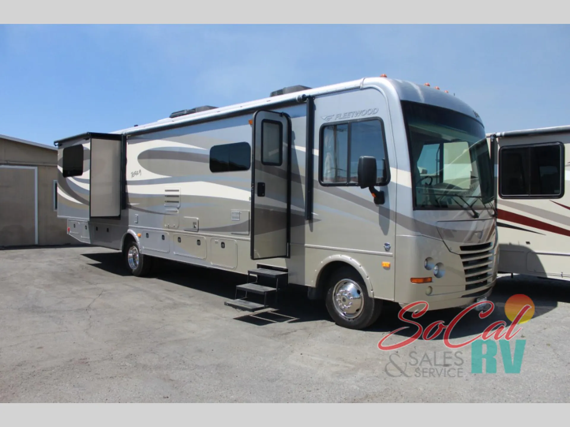 2015 Fleetwood Terra 35K - Photo 2