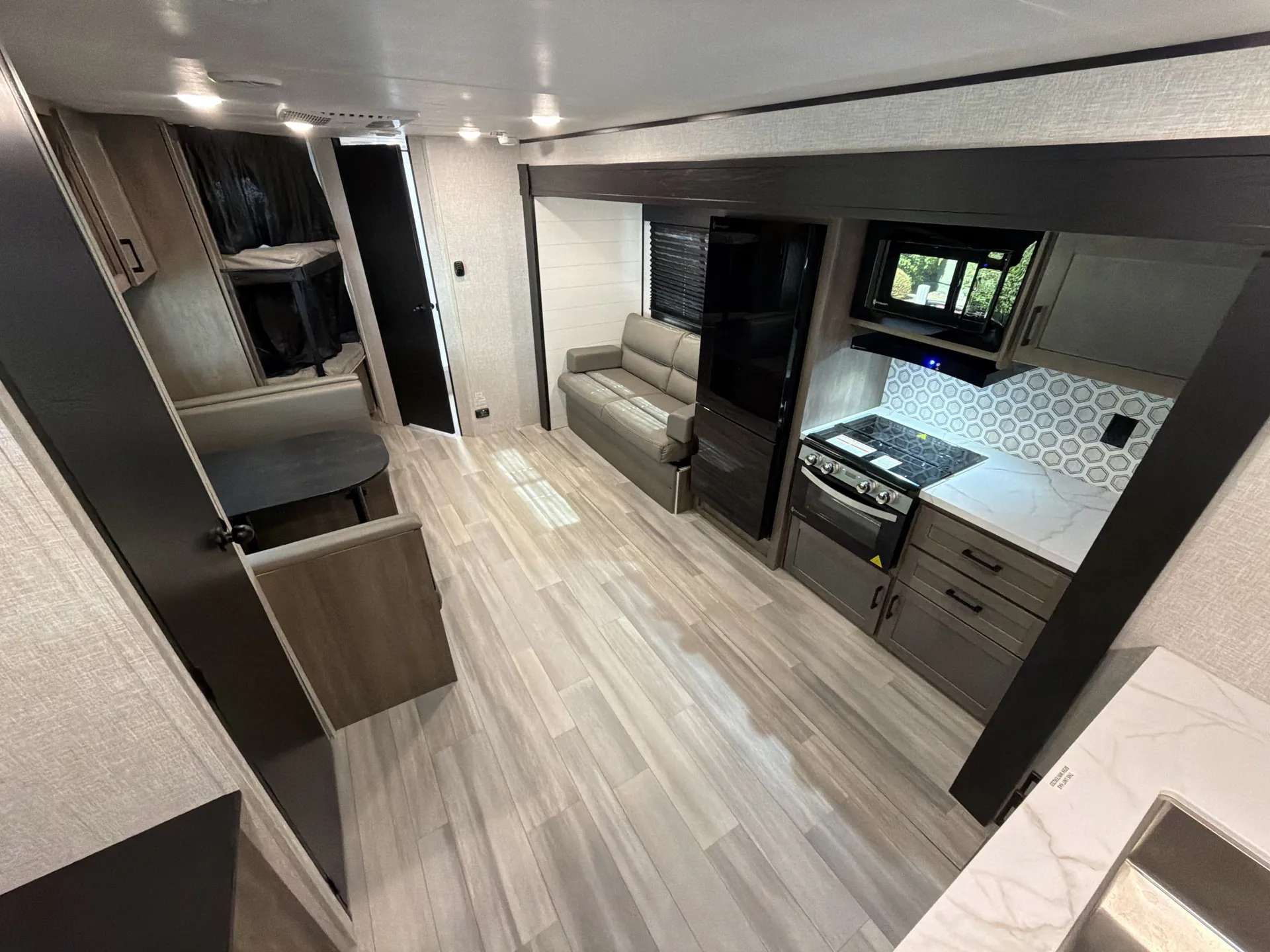 2025 Starcraft Autumn Ridge 27BH — living area main