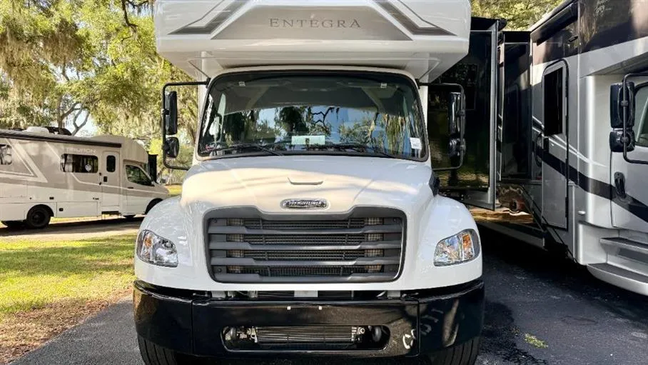 2027 Entegra Coach Accolade XL 37M - Photo 3