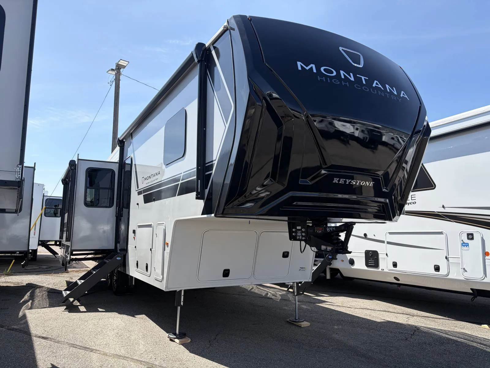 2026 Keystone Montana High Country 290RL - Photo 2