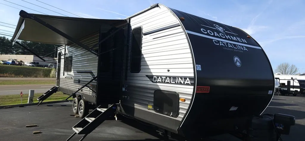 2026 Coachmen Catalina Legacy Edition 333DBDSCK - Photo 2