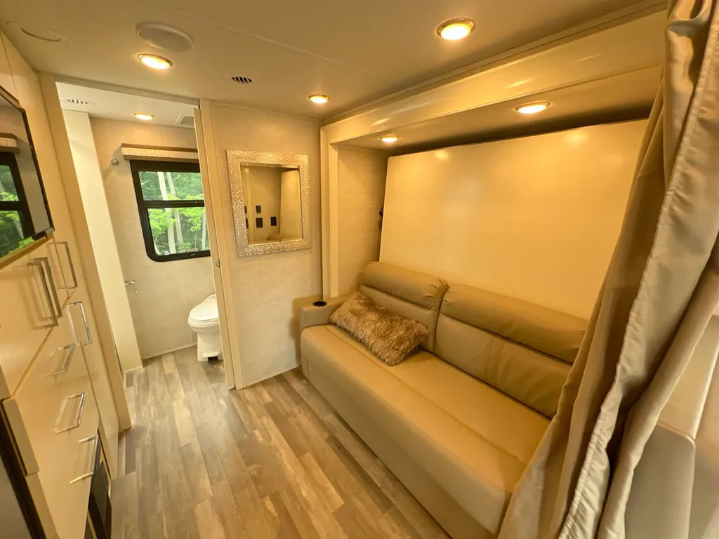 2020 Tiffin Wayfarer 25 RW, Photos photo 5