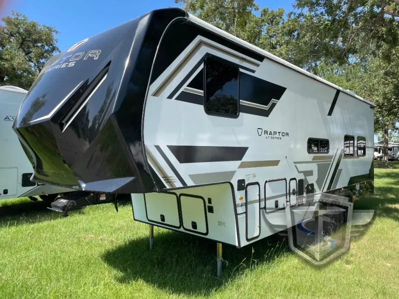2026 Keystone Raptor LT Series 321 - Photo 4