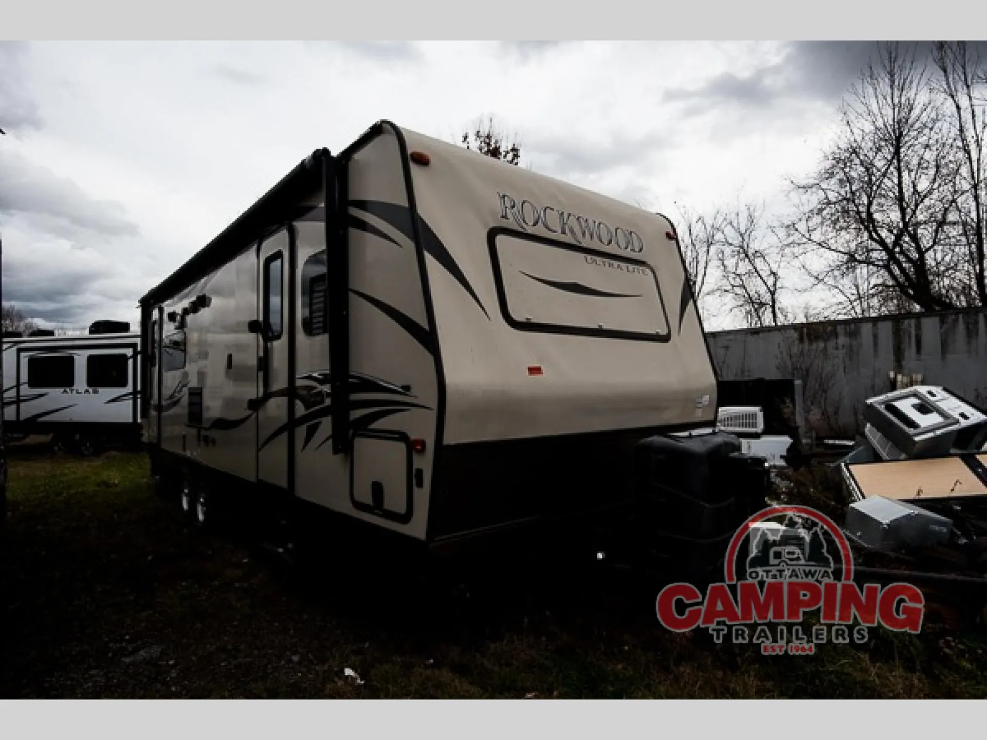 2015 Forest River Rockwood Ultra Lite 2604WS - Photo 2