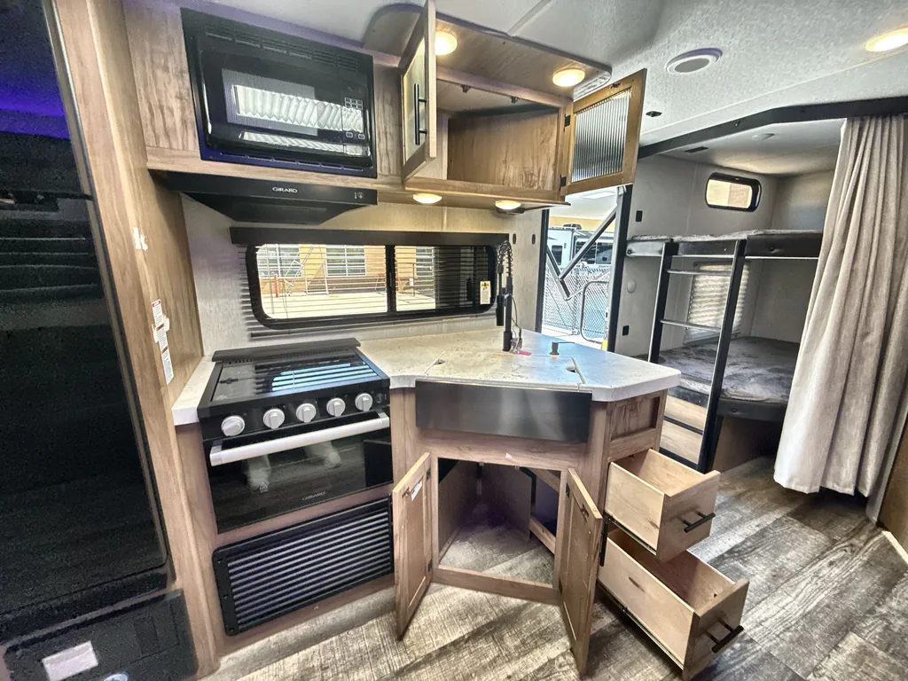 2023 Forest River Cherokee Grey Wolf 27DBH, Photos photo 14