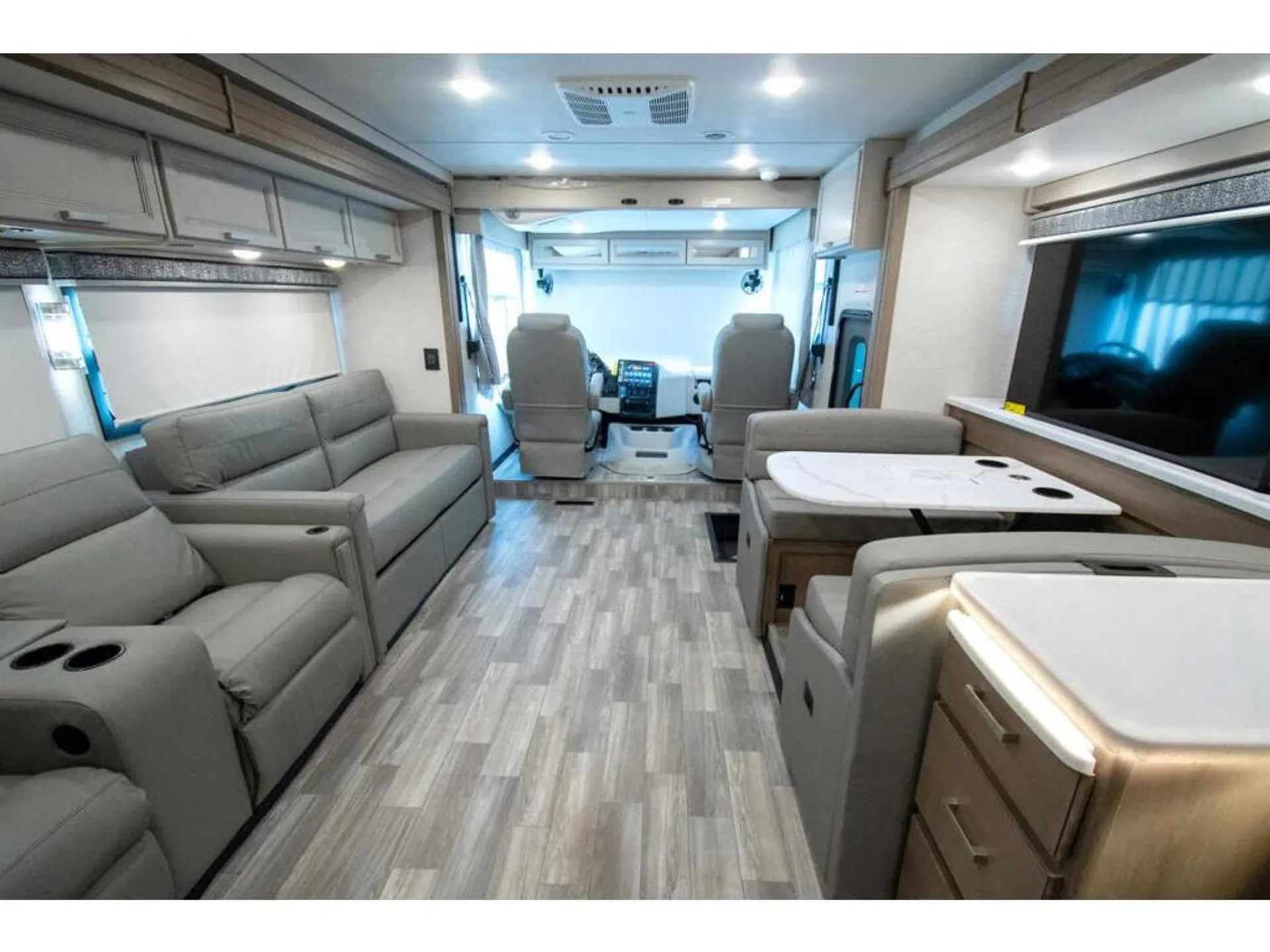 2026 Thor Motor Coach Luminate HH36 - Photo 3