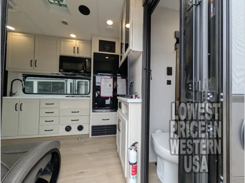 2026 Grand Design Momentum G-Class 21G - Photo 3