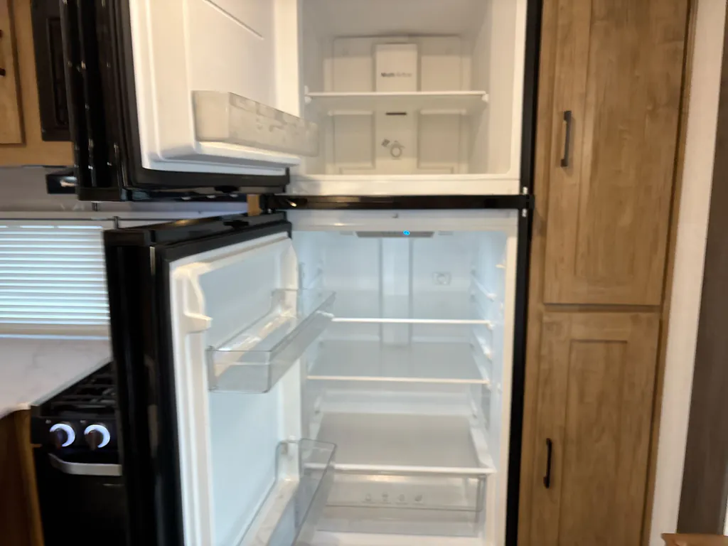 2024 Coachmen Freedom Express Ultra Lite 274RKS, Photos photo 10