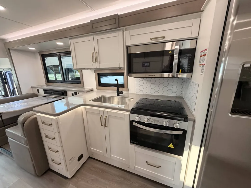 2027 Entegra Coach Vision XL 36C, Photos photo 10