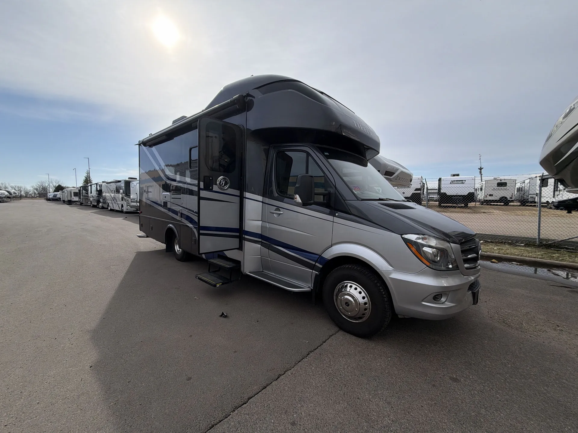 2019 Tiffin Wayfarer 24 FW — campside