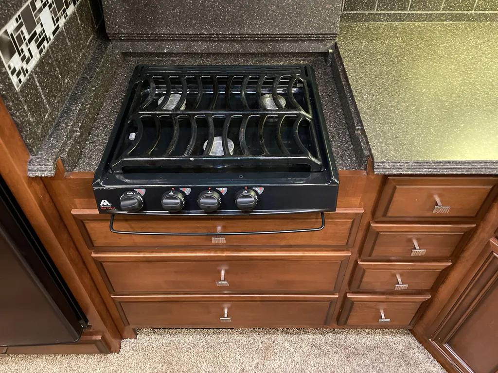 2016 Newmar Canyon Star 3921, Photos photo 10