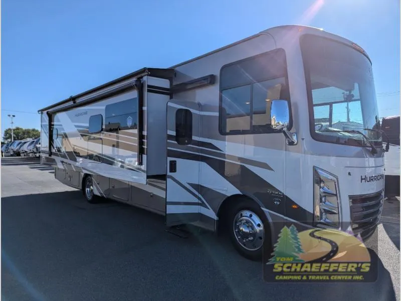 2026 Thor Motor Coach Hurricane 35R - Photo 2