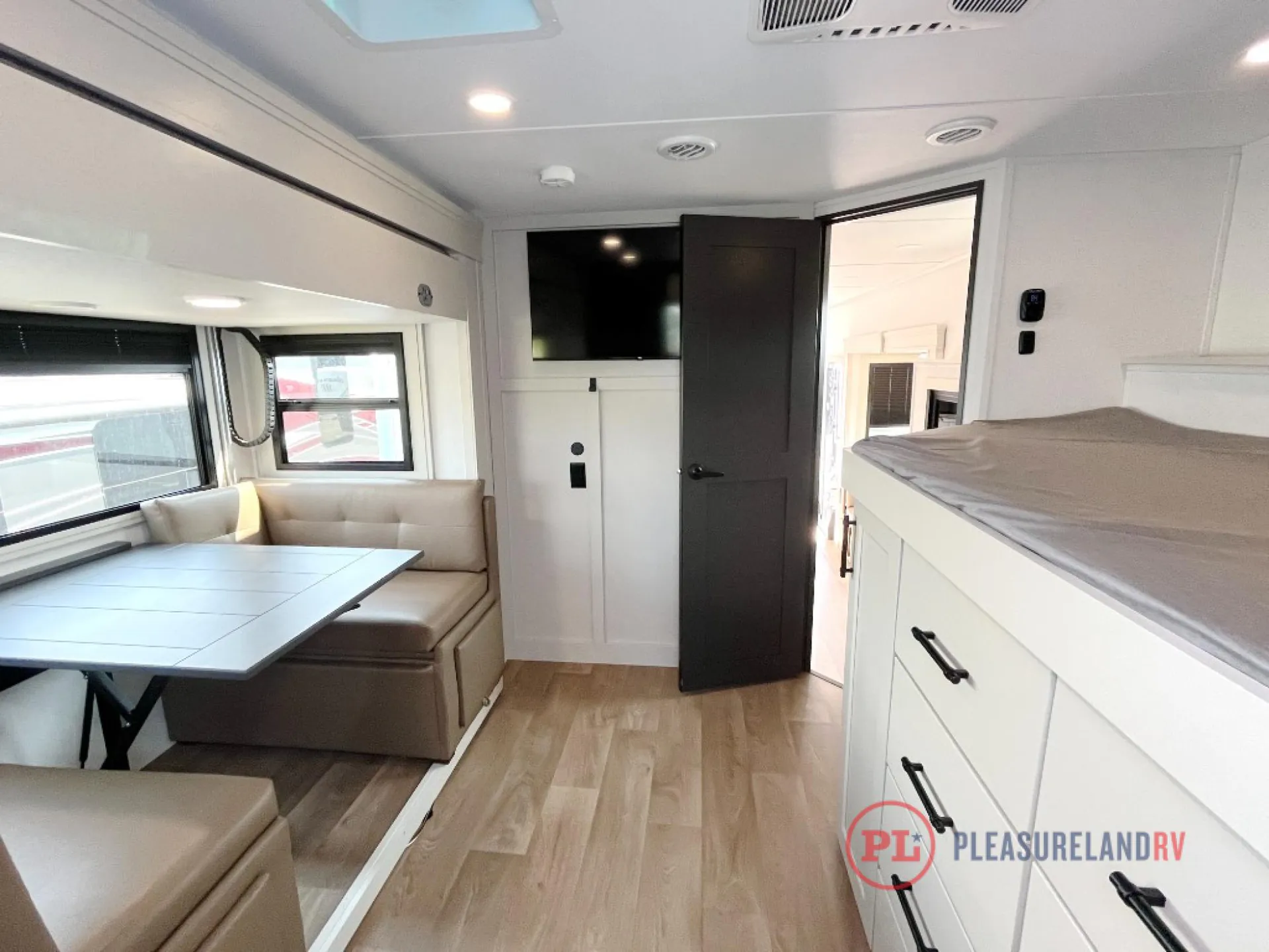 2026 Grand Design Solitude 414LJMJ - Photo 3