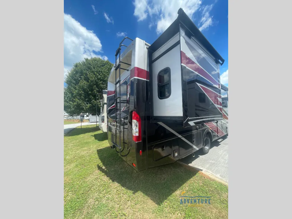 2024 Thor Motor Coach Magnitude Super C XG32, Photos photo 5