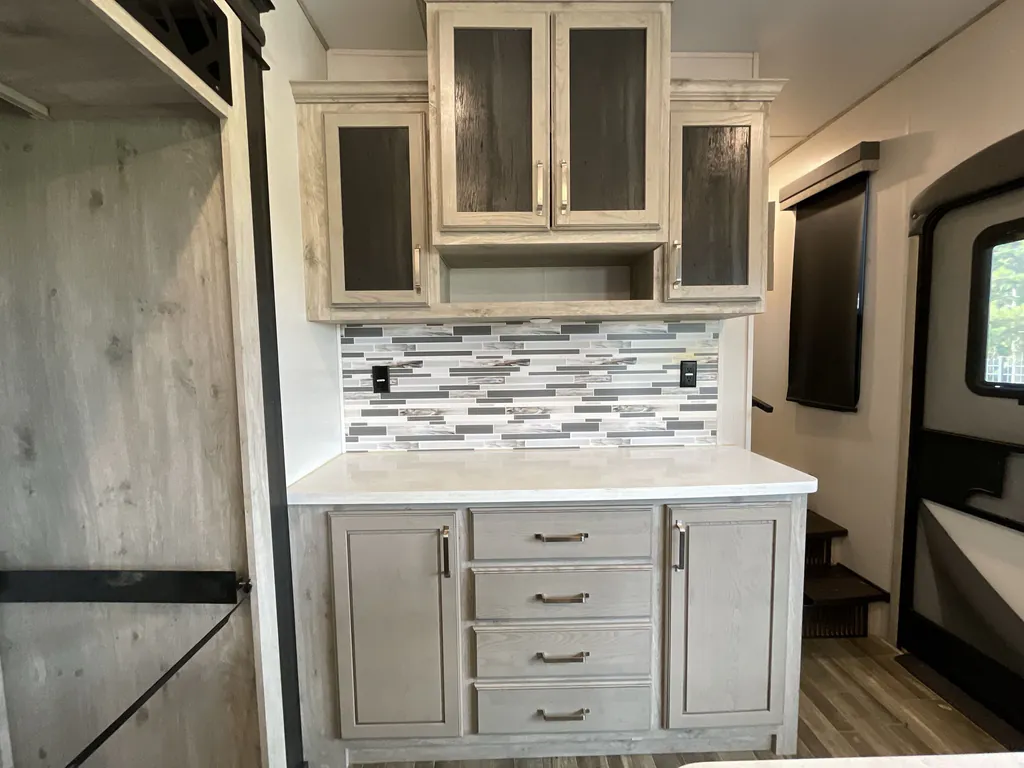 2022 Keystone Avalanche 390DS, Photos photo 13