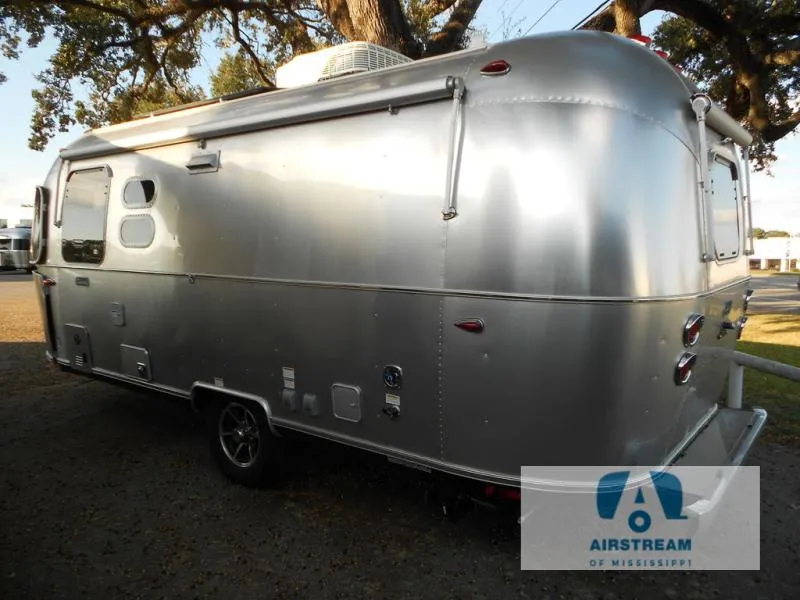 2026 Airstream Caravel 22FB - Photo 4
