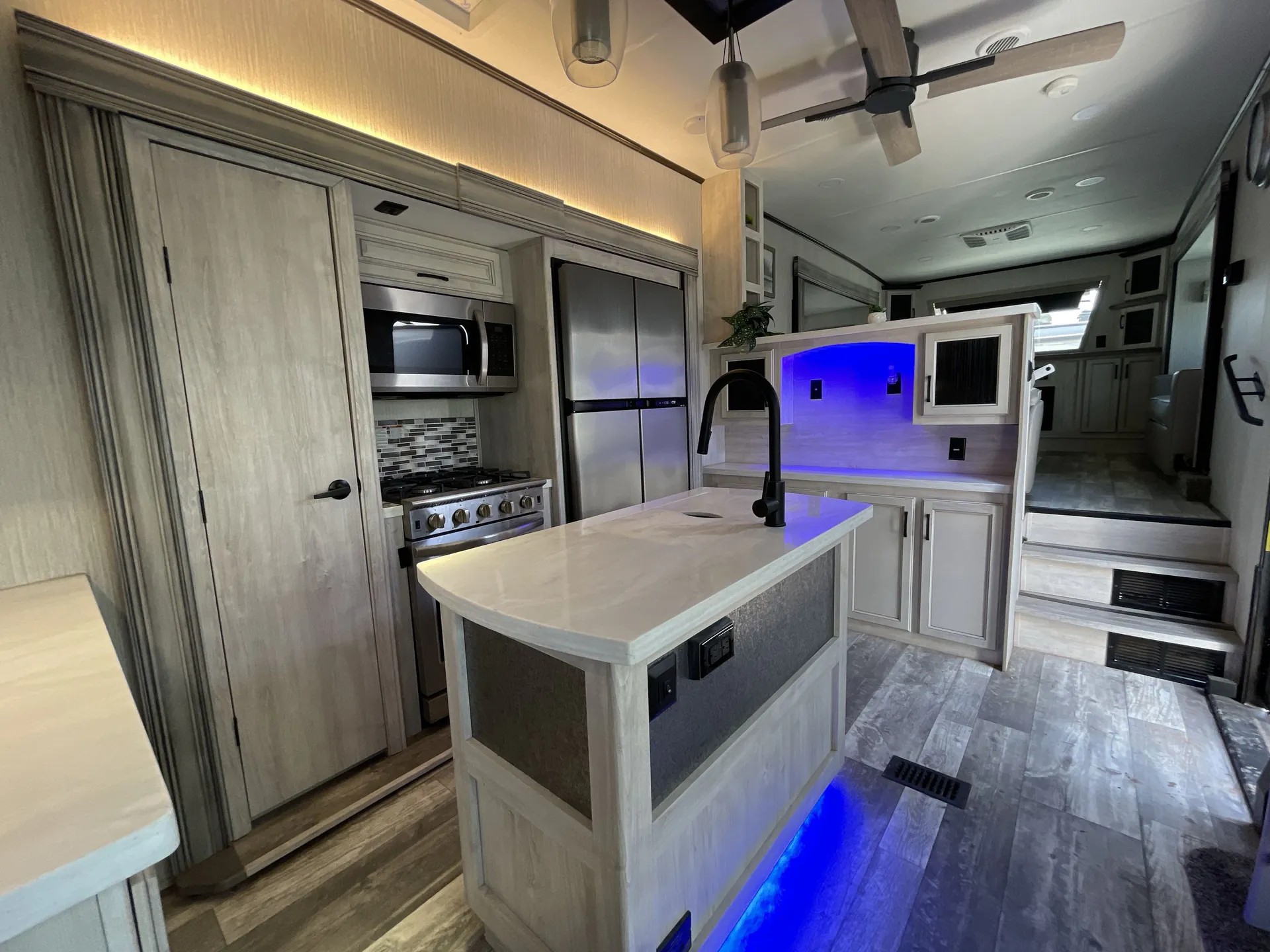 2022 Forest River Sierra Luxury 379FLOK — living area main