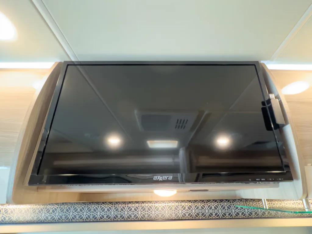 2021 Thor Motor Coach Tiburon 24FB, Photos photo 9