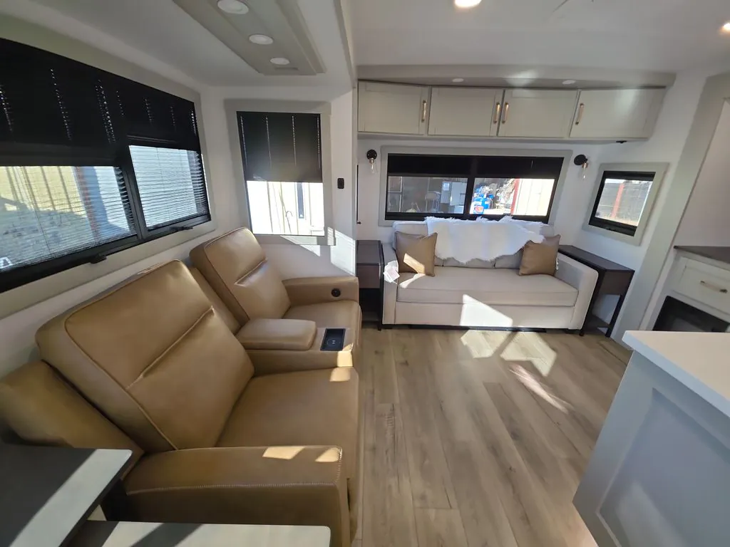 2026 Brinkley Model Z Air 297, Photos photo 12