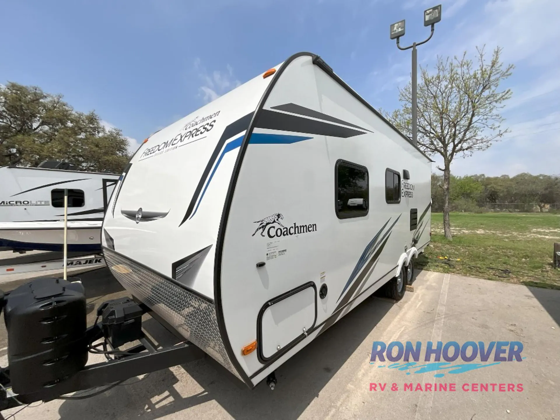 2023 Coachmen Freedom Express Select 22SE - Photo 3