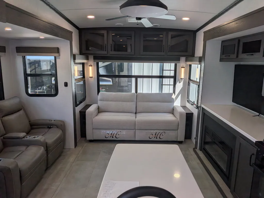2025 Forest River Rockwood Signature R361RLS, Photos photo 12